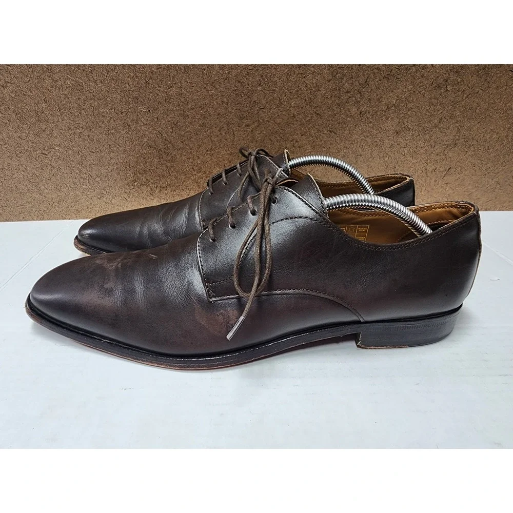 Hugo Boss dress shoes 10 Leather Brown